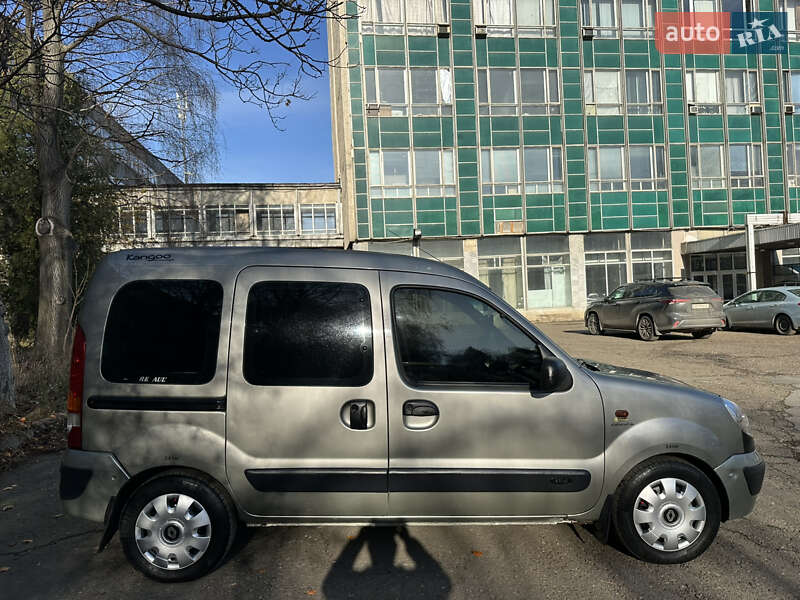 Мінівен Renault Kangoo 2004 в Чернівцях