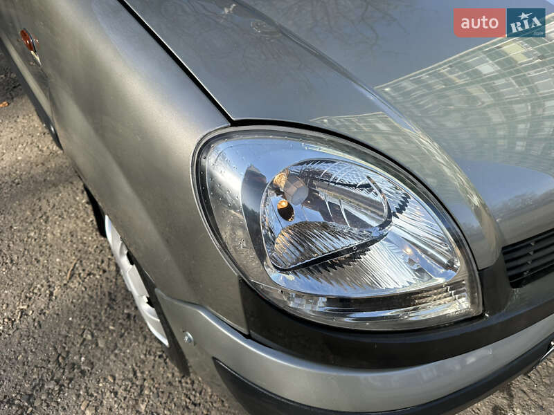 Мінівен Renault Kangoo 2004 в Чернівцях