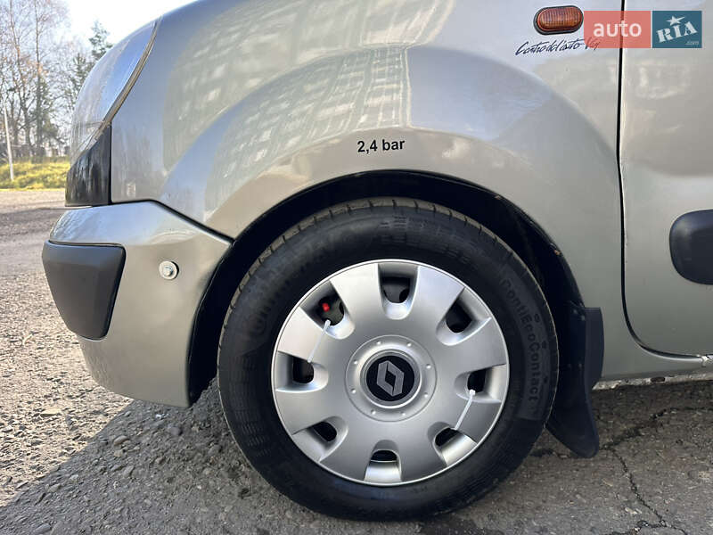 Мінівен Renault Kangoo 2004 в Чернівцях