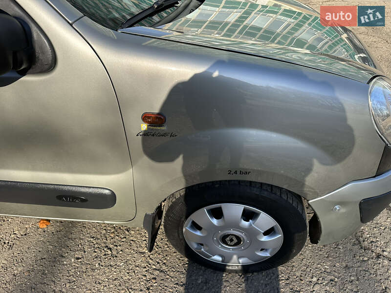 Мінівен Renault Kangoo 2004 в Чернівцях