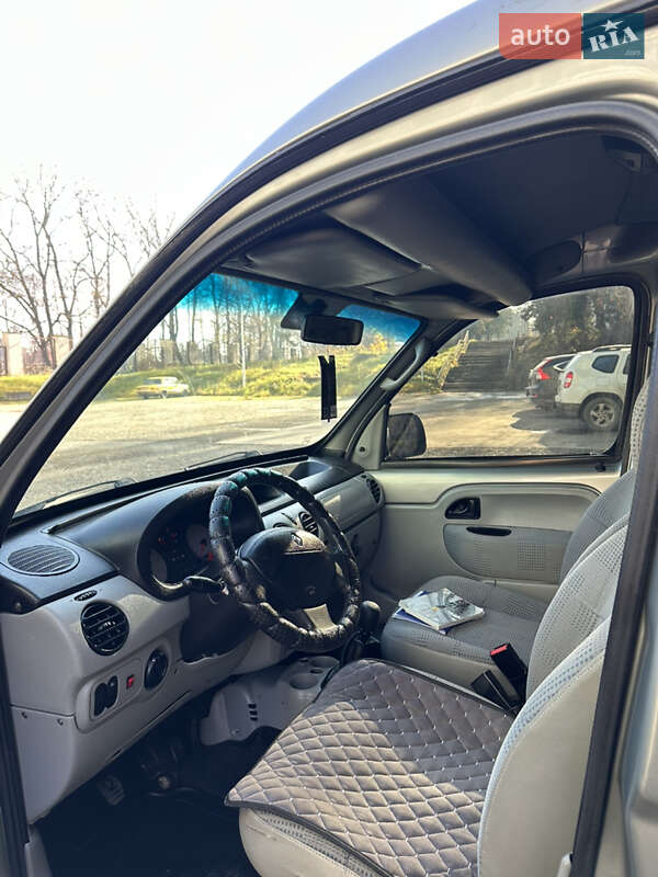 Мінівен Renault Kangoo 2004 в Чернівцях