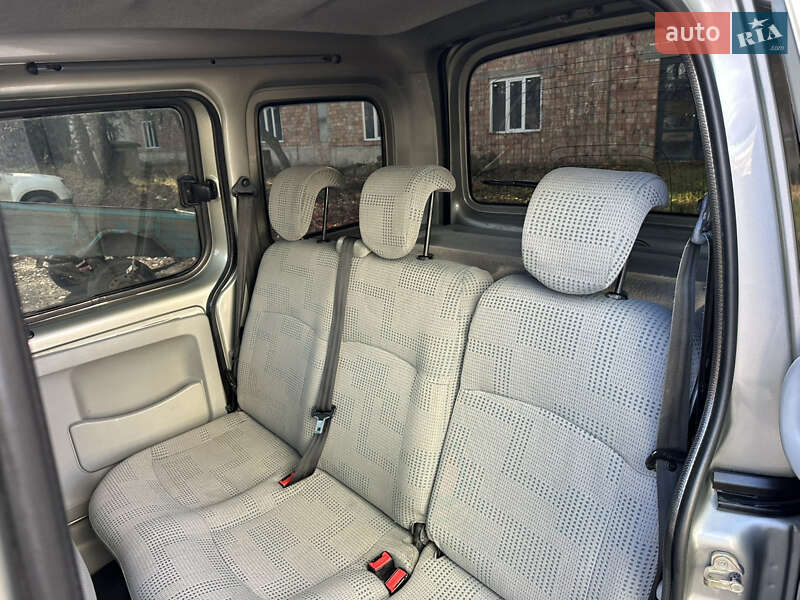 Мінівен Renault Kangoo 2004 в Чернівцях