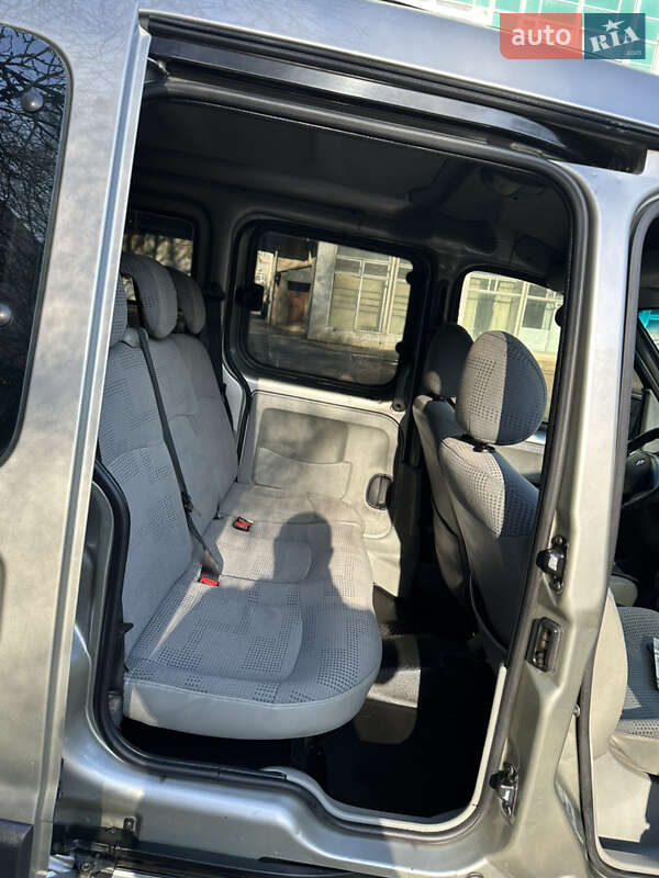 Мінівен Renault Kangoo 2004 в Чернівцях