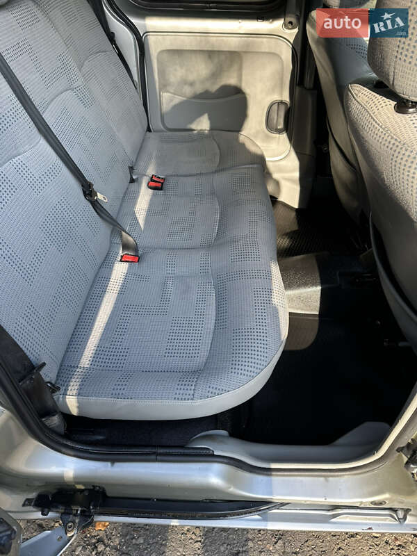 Мінівен Renault Kangoo 2004 в Чернівцях