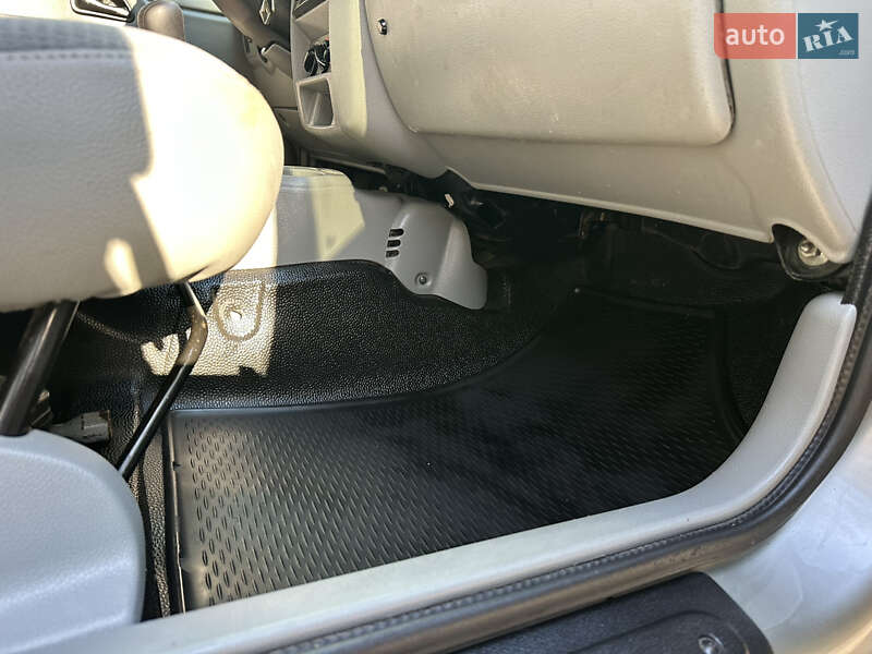 Мінівен Renault Kangoo 2004 в Чернівцях