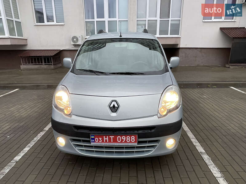 Минивэн Renault Kangoo 2010 в Луцке