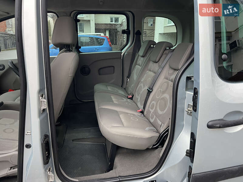 Минивэн Renault Kangoo 2010 в Луцке