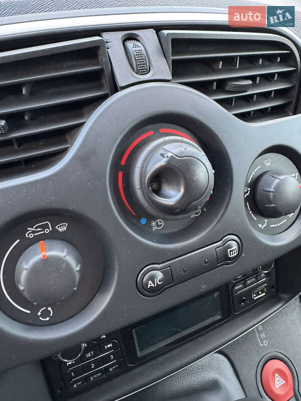 Грузовой фургон Renault Kangoo 2018 в Луцке