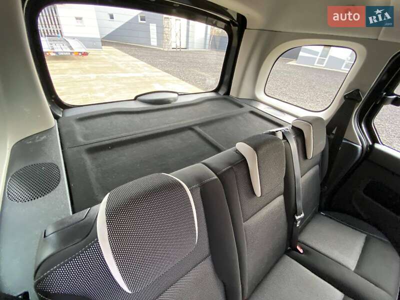 Вантажний фургон Renault Kangoo 2015 в Києві