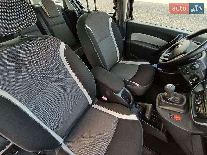 Вантажний фургон Renault Kangoo 2015 в Ковелі