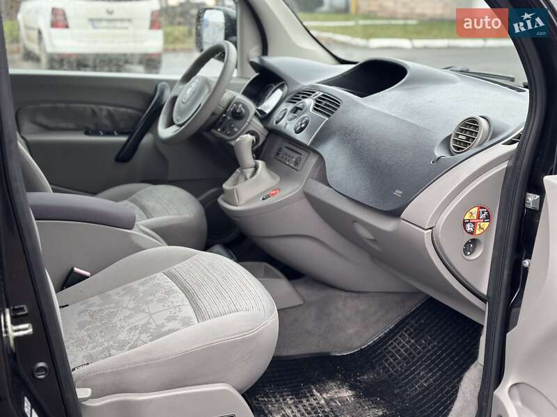 Минивэн Renault Kangoo 2009 в Луцке