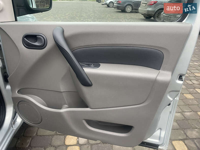 Мінівен Renault Kangoo 2009 в Луцьку