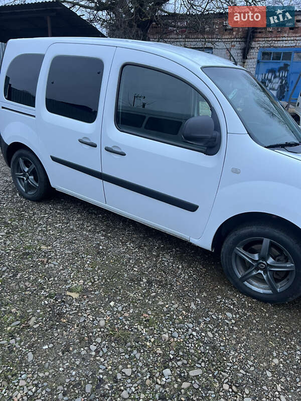 Мінівен Renault Kangoo 2013 в Чернівцях