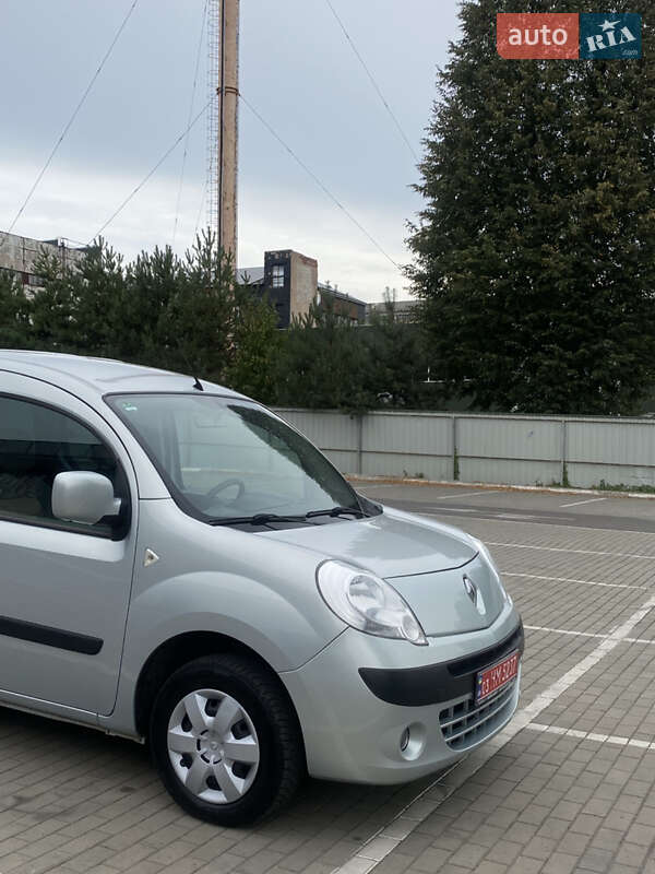 Минивэн Renault Kangoo 2010 в Киверцах