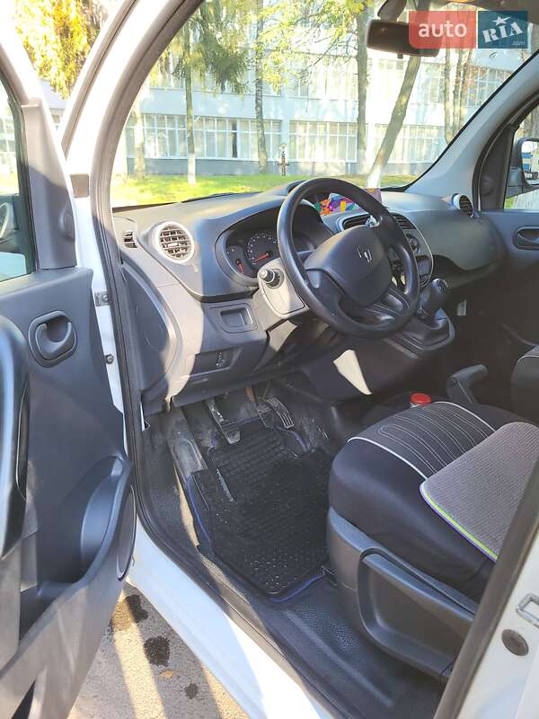 Другие грузовики Renault Kangoo 2013 в Ровно фото 5 Другие грузовики Renault Kangoo 2013 в Ровно