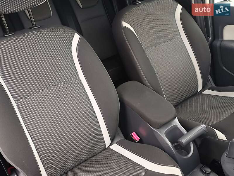 Минивэн Renault Kangoo 2015 в Новоархангельске