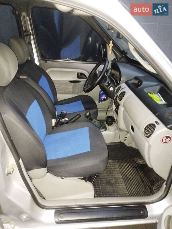 Минивэн Renault Kangoo 2004 в Виннице
