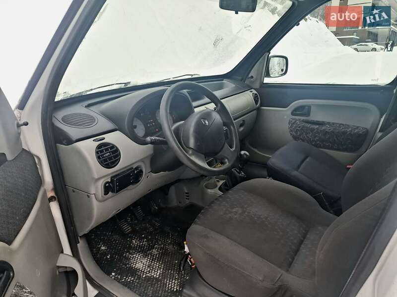 Минивэн Renault Kangoo 2005 в Нижнем Студеном