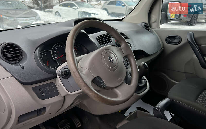 Грузовой фургон Renault Kangoo 2013 в Львове