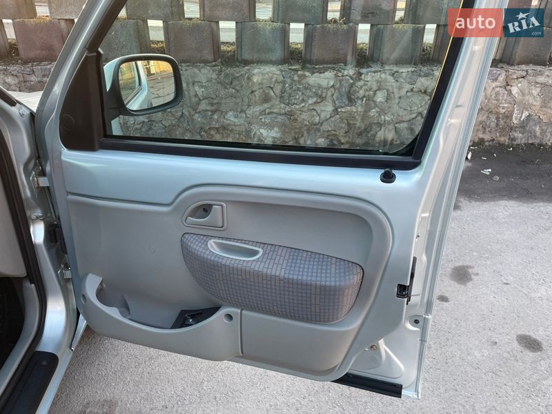 Минивэн Renault Kangoo 2005 в Виннице