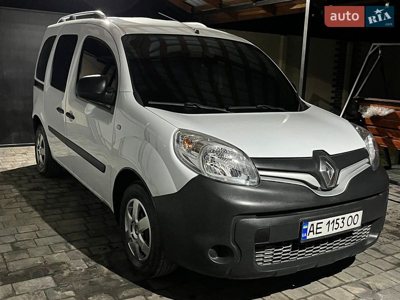 Минивэн Renault Kangoo 2015 в Обуховке