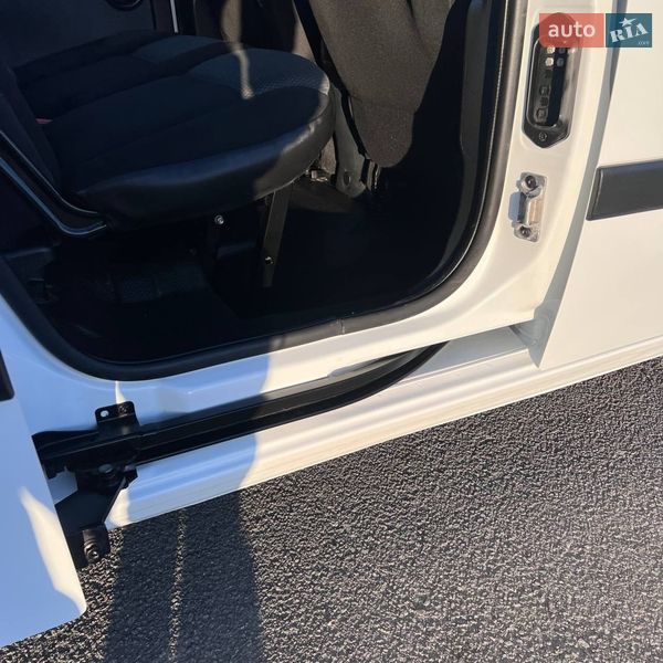 Грузопассажирский фургон Renault Kangoo 2017 в Киеве