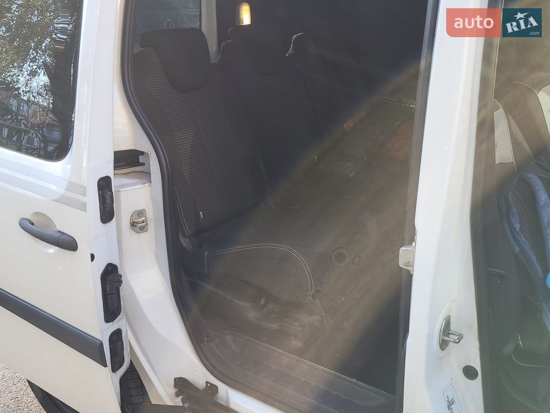 Грузопассажирский фургон Renault Kangoo 2013 в Ровно