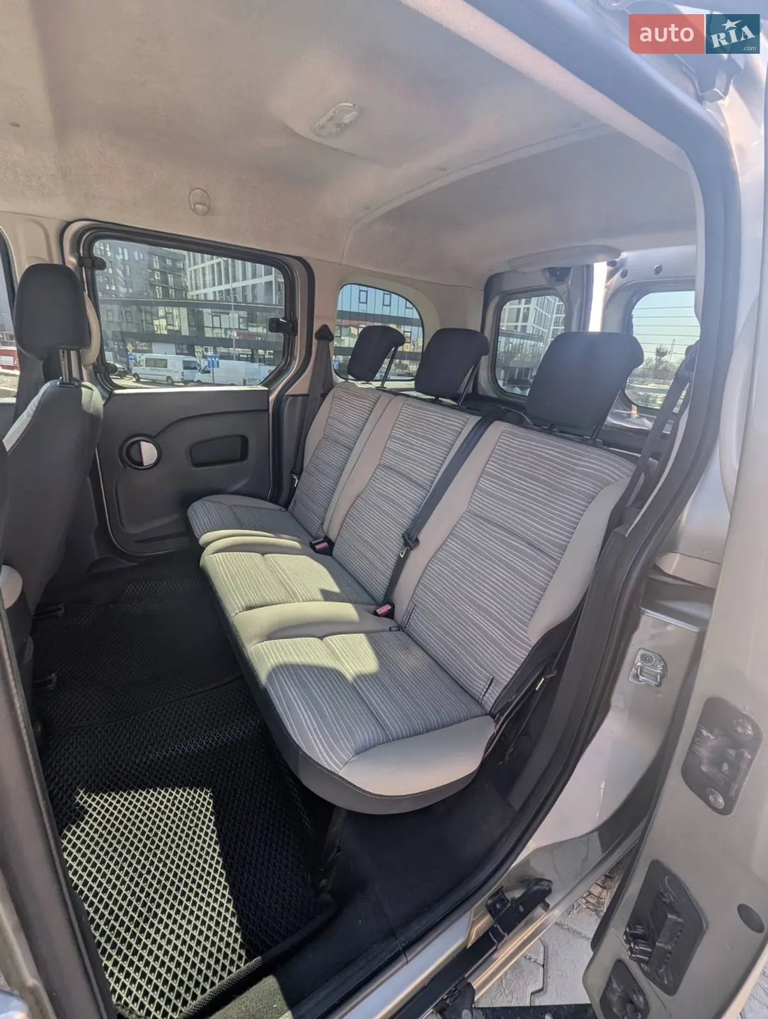 2011 Renault Kangoo - мініатюра 37