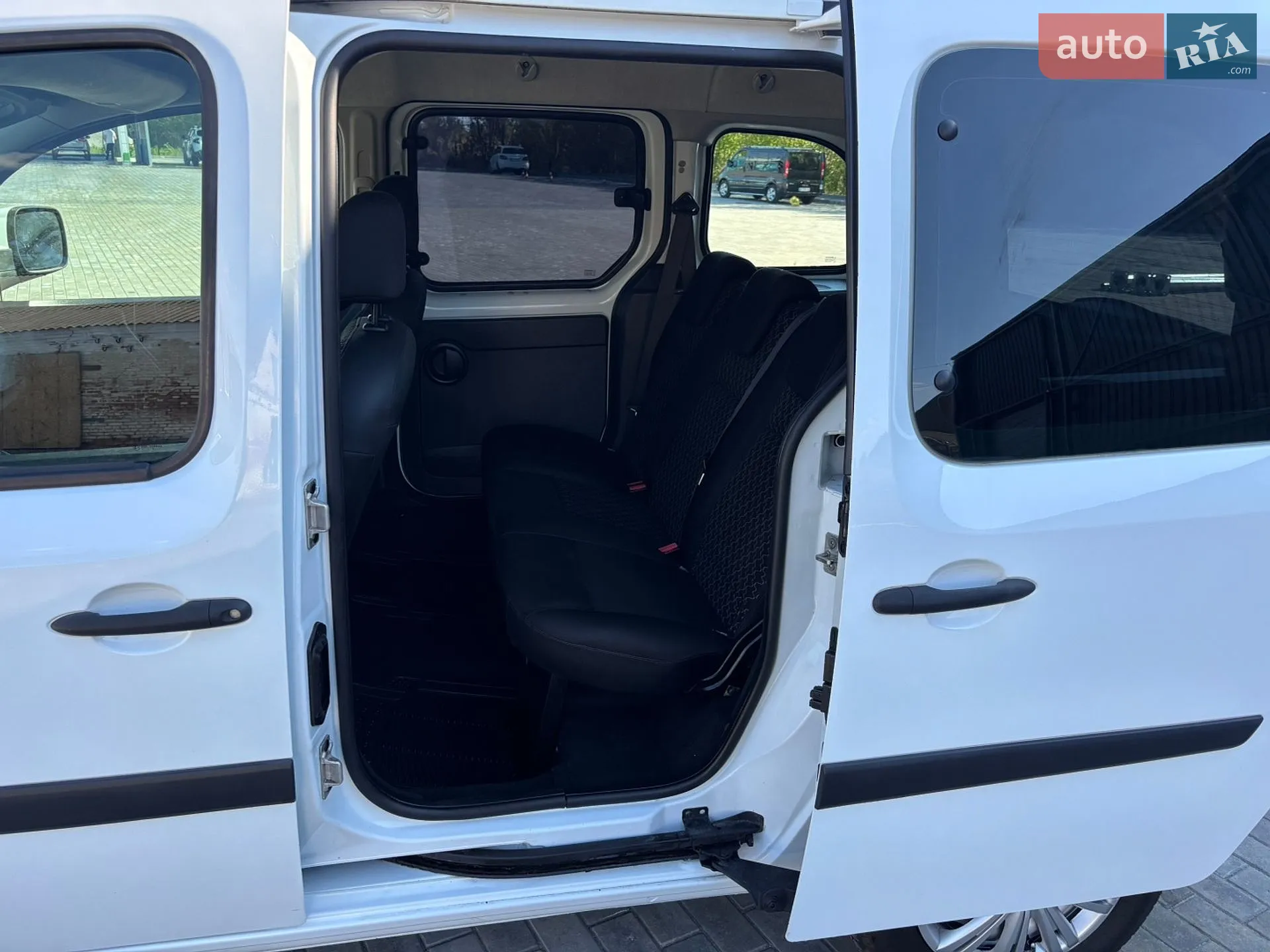 2012 Renault Kangoo - мініатюра 25