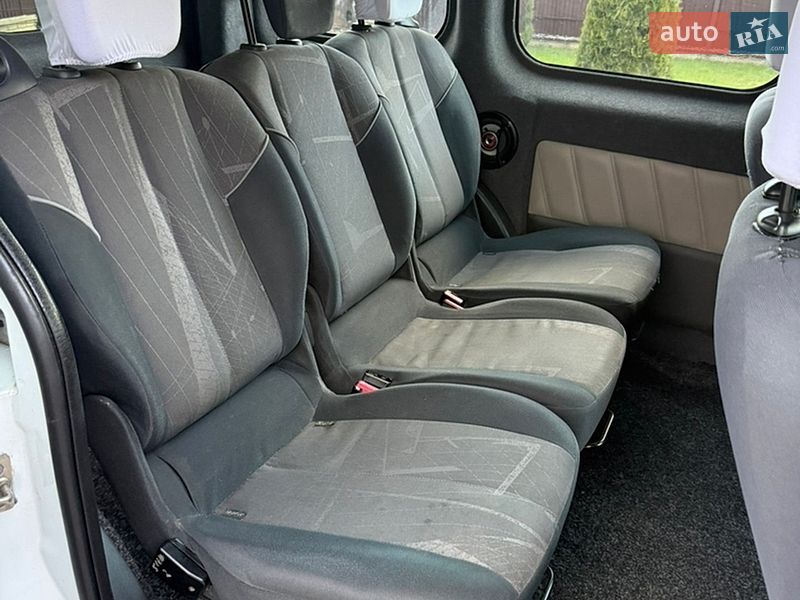 Минивэн Renault Kangoo 2009 в Косове