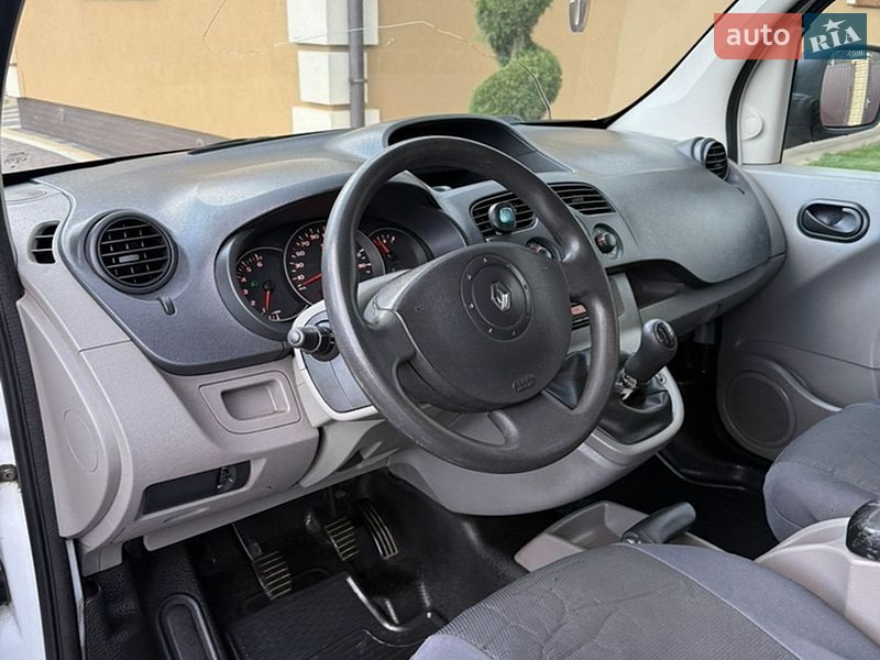 Минивэн Renault Kangoo 2009 в Косове