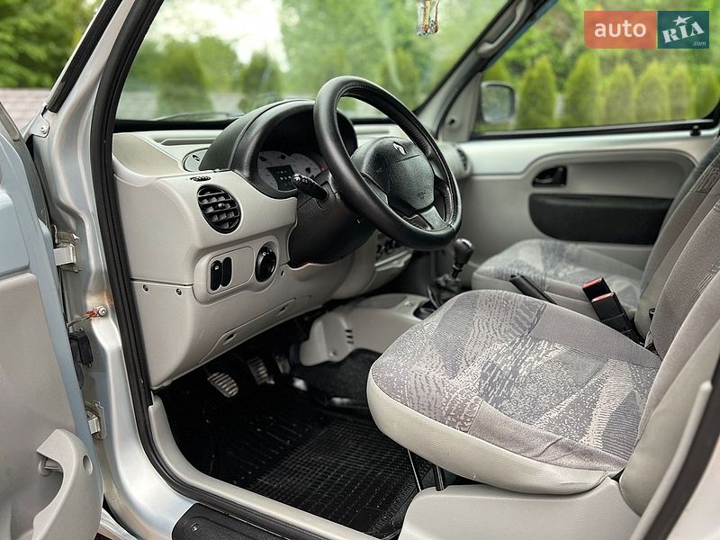 Минивэн Renault Kangoo 2002 в Жовкве
