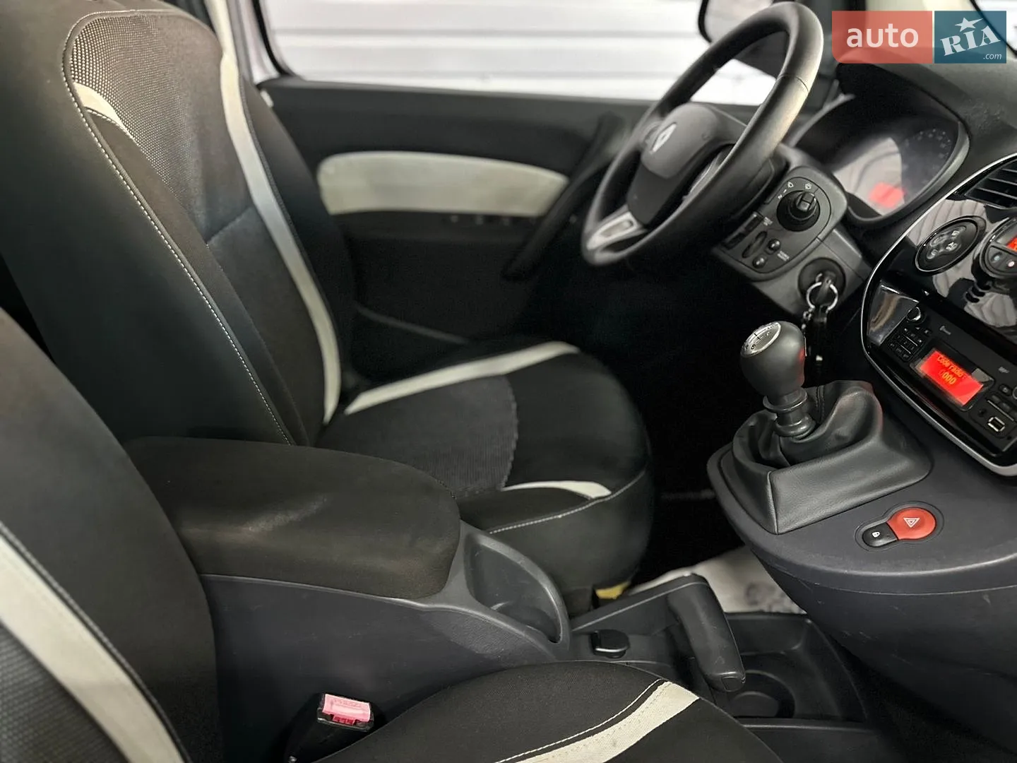 2015 Renault Kangoo - мініатюра 23
