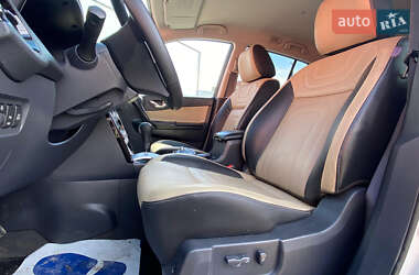 Позашляховик / Кросовер Renault Koleos 2010 в  фото 12 Позашляховик / Кросовер Renault Koleos 2010 в