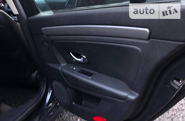 Ліфтбек Renault Laguna 2013 в 
