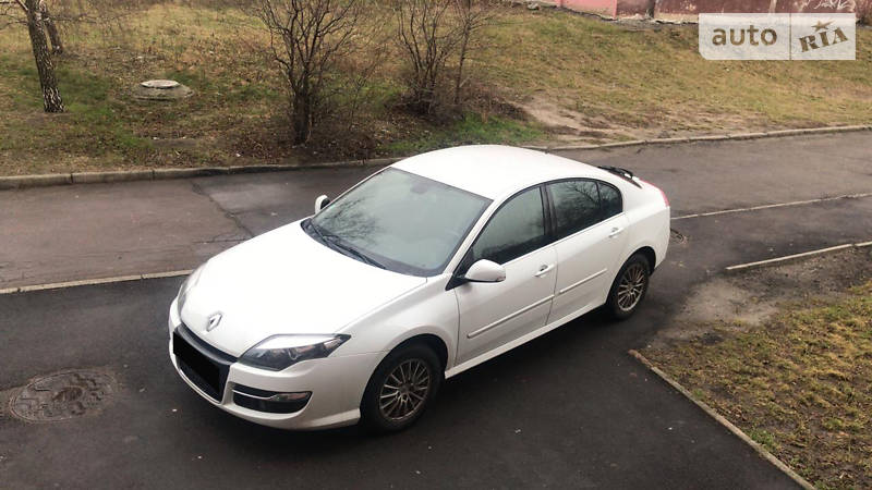 Хетчбек Renault Laguna 2012 в 