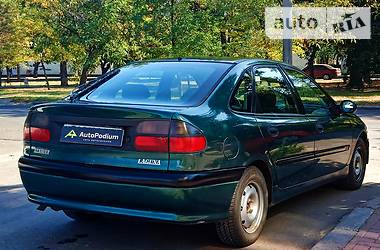 Седан Renault Laguna 1995 в Николаеве