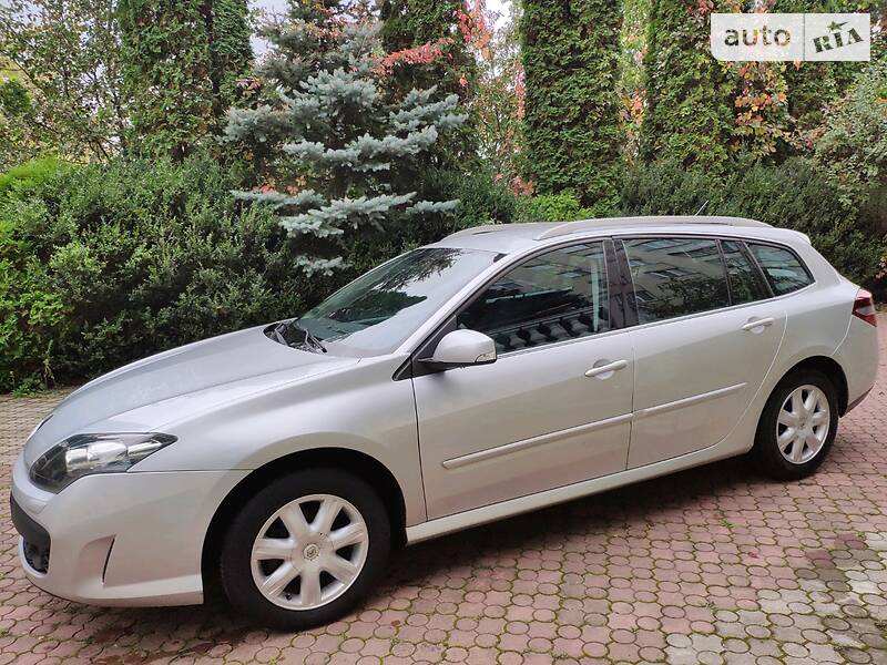 Универсал Renault Laguna 2010 в Ровно