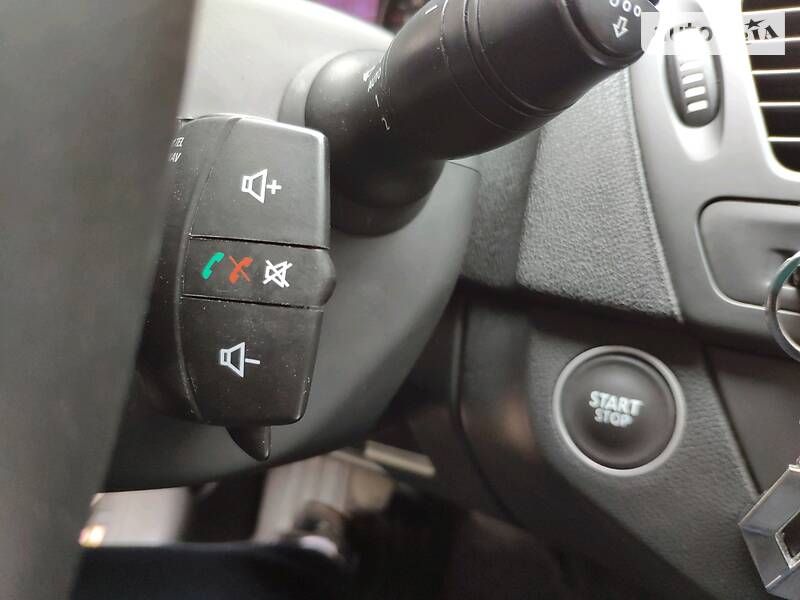 Универсал Renault Laguna 2010 в Ровно