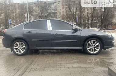 Лифтбек Renault Laguna 2013 в 