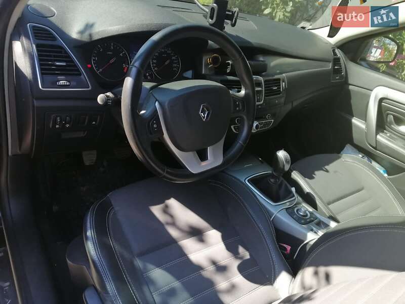 Лифтбек Renault Laguna 2011 в Ивано-Франковске фото 3 Лифтбек Renault Laguna 2011 в Ивано-Франковске