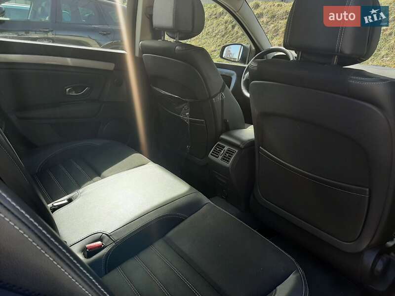 Ліфтбек Renault Laguna 2012 в Тернополі