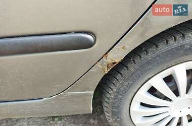 Хэтчбек Renault Laguna 1996 в 