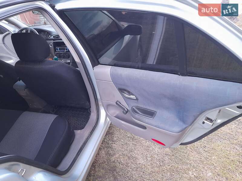 Лифтбек Renault Laguna 2001 в Снятине