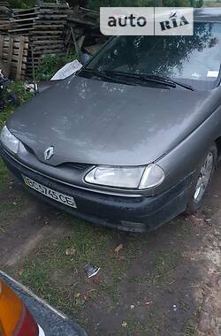 Ліфтбек Renault Laguna 1995 в Рівному