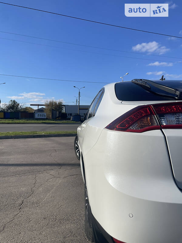 Лифтбек Renault Laguna 2014 в Сумах
