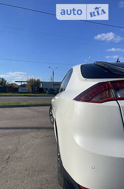 Лифтбек Renault Laguna 2014 в 