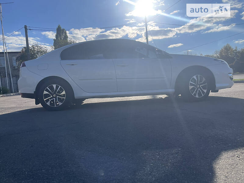 Лифтбек Renault Laguna 2014 в Сумах