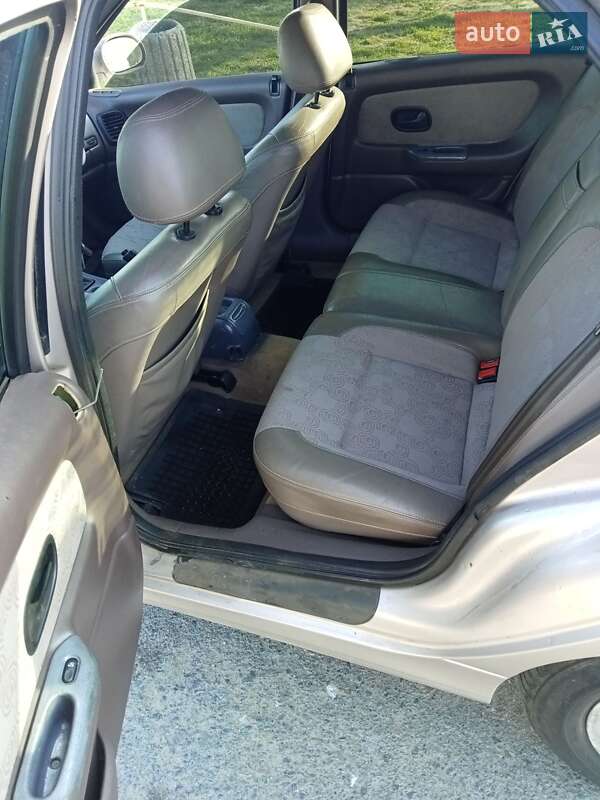 Лифтбек Renault Laguna 2001 в Черноморске