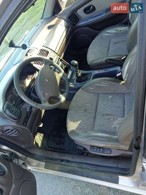 Лифтбек Renault Laguna 2001 в Черноморске